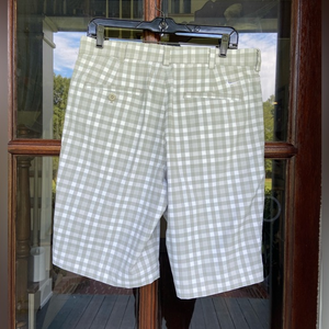 Men’s Nike Golf shorts. Dri‎ fit. Gray plaid/check. (32) EUC